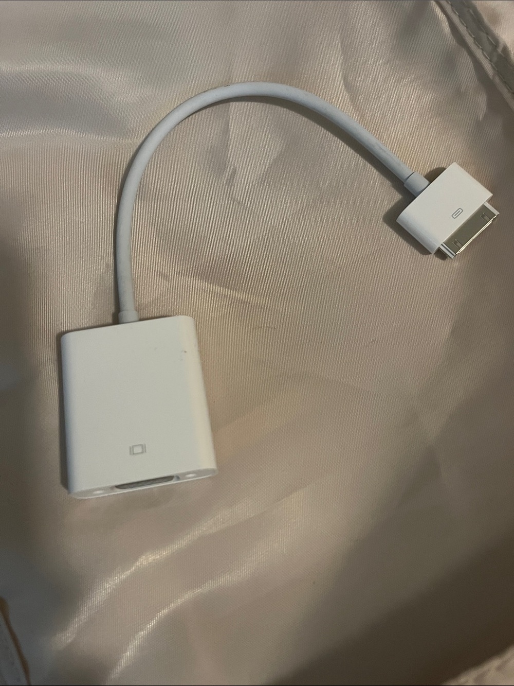 Apple A1368 VGA to 30 pin adapter cable for iPod, iPhone, and iPad